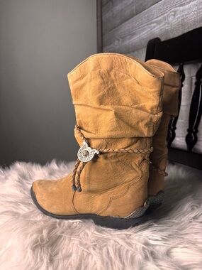 Kodiak vintage Tan Slouchy Western-Inspired cowboy Leather Boots Braided rope